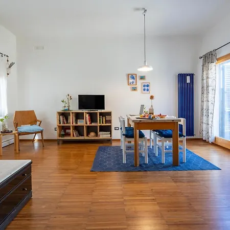 Marina Terrace Apartment *