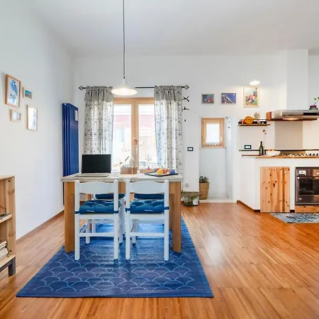 Marina Terrace Apartment *